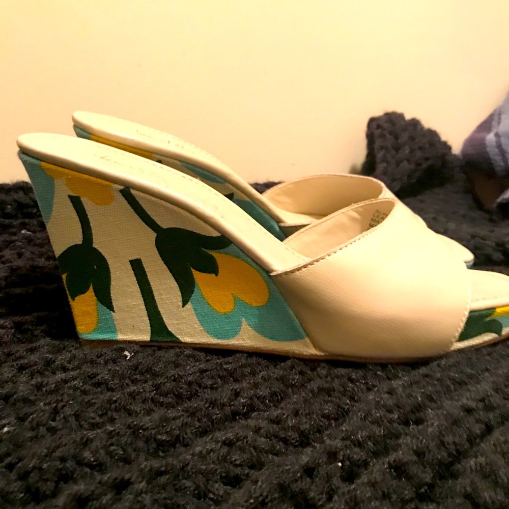 Adorable Sam and Libby wedges!!!